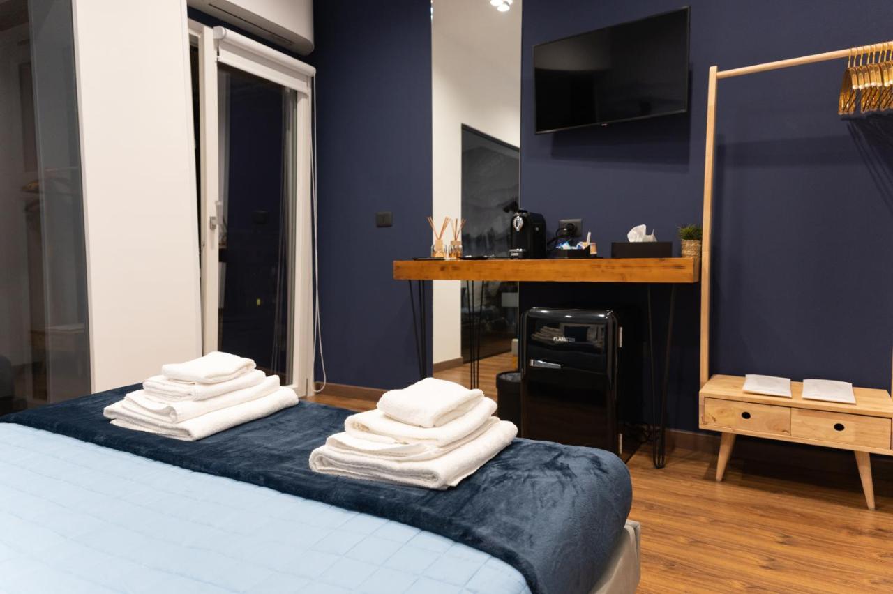 B&Business - Fibra Ultraveloce, Angolo Fitness, Smartworking & Parcheggio Coperto Su Richiesta コゼンツァ エクステリア 写真