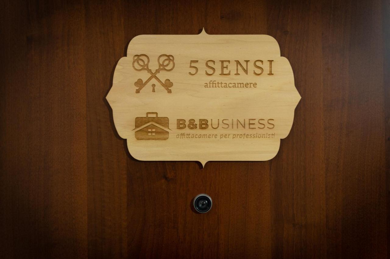 B&Business - Fibra Ultraveloce, Angolo Fitness, Smartworking & Parcheggio Coperto Su Richiesta コゼンツァ エクステリア 写真