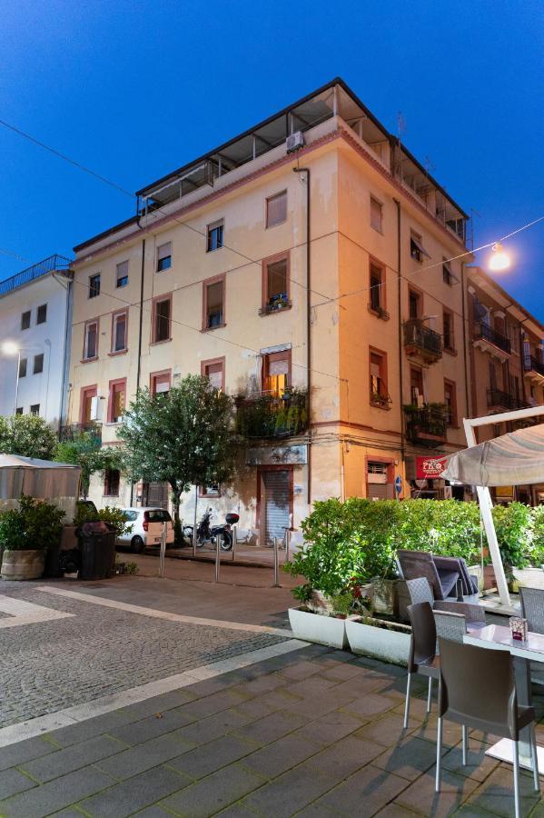B&Business - Fibra Ultraveloce, Angolo Fitness, Smartworking & Parcheggio Coperto Su Richiesta コゼンツァ エクステリア 写真